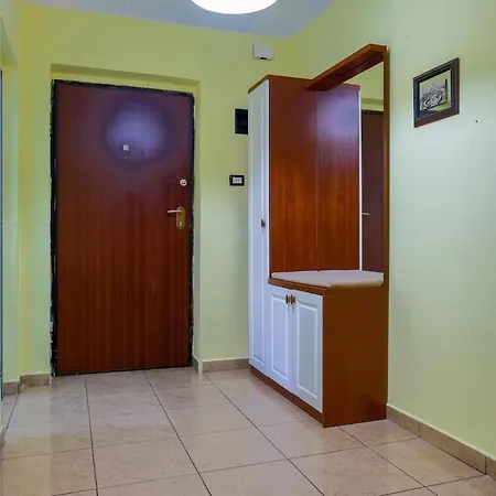 Serenity Center Apartamento Tirana